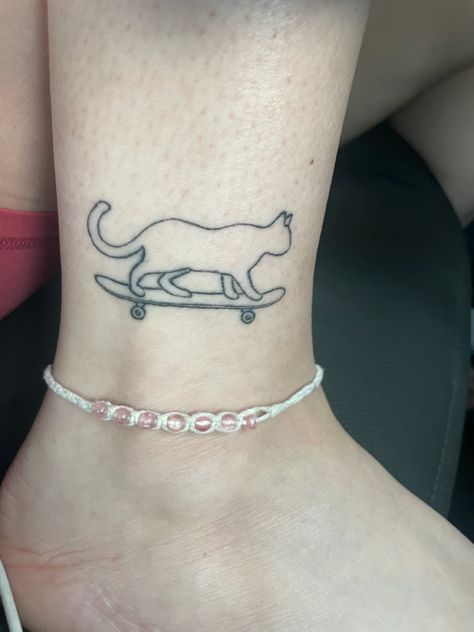 tattoo Skateboard Tattoos, Cat On Skateboard, Silly Tattoos, Skateboarding Cat, Skateboard Tattoo, Cat Tat, Infinity Tattoo, Skateboarding, Tatting