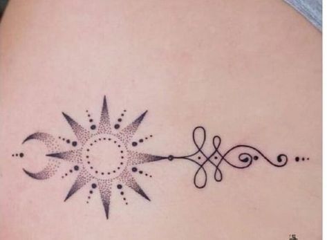 Idées de tatouages idées unalome et leur signification Spiritual Tattoo, Tattoo 2024, Celestial Tattoo, Tom Et Jerry, Unalome Tattoo, Back Of Neck Tattoo, London Tattoo, Neck Tattoos, Beautiful Tattoo