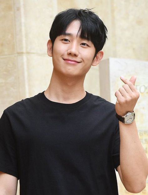 Today's Photo: July 6, 2019 [3] - Actor Jung Hae-in poses at a wrap party for his TV series 'One Spring Night' in Seoul on Friday. Kpop Actors, One Spring Night, Jung Hae In, Jung Haein, Spring Night, Francisco Lachowski, Actors Male, Kim Woo Bin, Celebrities Humor