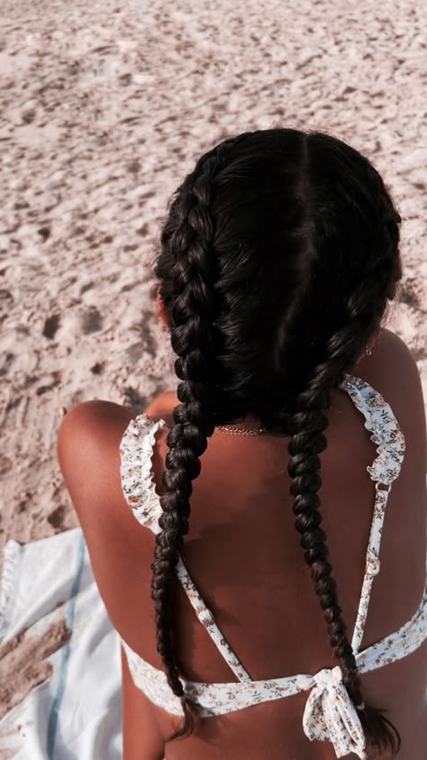 Beach Hairstyles Braided, Hairstyles For Brown Hair Braids, Hairstyles For Brunettes Braids, Braids For Brunettes, Beach Hairstyles Dark Hair, Braids Beach Hairstyles, Summer Hairstyles Brown Hair, Curly Brunette Aesthetic, Beachy Hairstyles Brunette