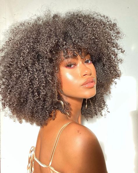 Curly Wig With Bangs, Brazilian Hair Wigs, Pelo Afro, Afro Wigs, Natural Hair Beauty, Curly Human Hair Wig, Wig With Bangs, Curly Wig, Hair Crush