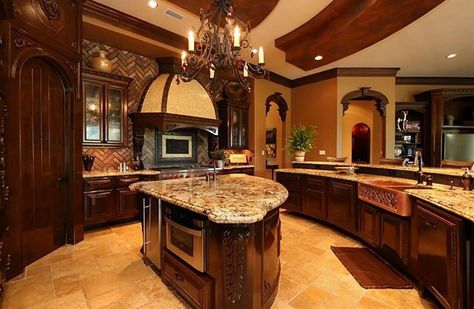 2000s Tuscan Home, Tuscan House 2000s, Tuscan Homes Interior, Tuscan Interior, Tuscany House, Tuscany Home, Dream Life House, Store Hacks, Brown House