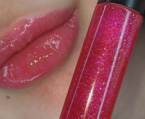 Glitter Lip Gloss Aesthetic, Lipsticks Aesthetic, Glitter Lips Aesthetic, Red Glitter Lip Gloss, Pink Glossy Lips Aesthetic, Pink Glitter Makeup, Sparkly Pink Lip Gloss Aesthetic, Zipp Storm, Holographic Lips