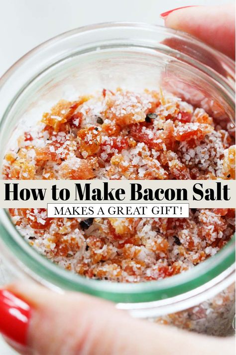 Homemade Bacon Salt is perfect for sprinkling on popcorn, rimming a Bloody Mary, or finishing off a steak. Plus, it makes a great gift! // uses // recipe // diy Infused Salt Recipes, Flavored Salts Recipes, Herb Salt Recipe, Bacon Salt, Homemade Bacon, Homemade Dry Mixes, Make Bacon, Diy Easy Recipes, Spice Mix Recipes