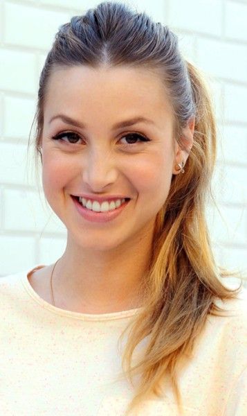 Really cute ponytail, with middle part pulled back. I need to try this one day with straightened hair. Whitney Port, Bar Refaeli, Cute Ponytails, Jamie Chung, Miroslava Duma, A Ponytail, Middle Part, High Ponytails, Hair Envy