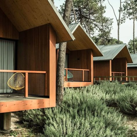 Hotels Portugal, Beach Cabin, Resort Design, Wooden Cabins, Beach Shack, Village House Design, Cabins And Cottages, Cabin Design, Hotel Design