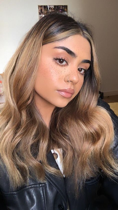 Blond Hair On Indian Skin, Blonde Hair On Middle Eastern, Honey Blonde Hair Latina, Blonde Hair On Indian Skin, Honey Blonde Hair Brown Skin, Honey Blonde On Brown Skin, Blonde Hair On Olive Skin Tone, Hair Color Ideas For Tan Skin, Blonde Hair On Mexican Women