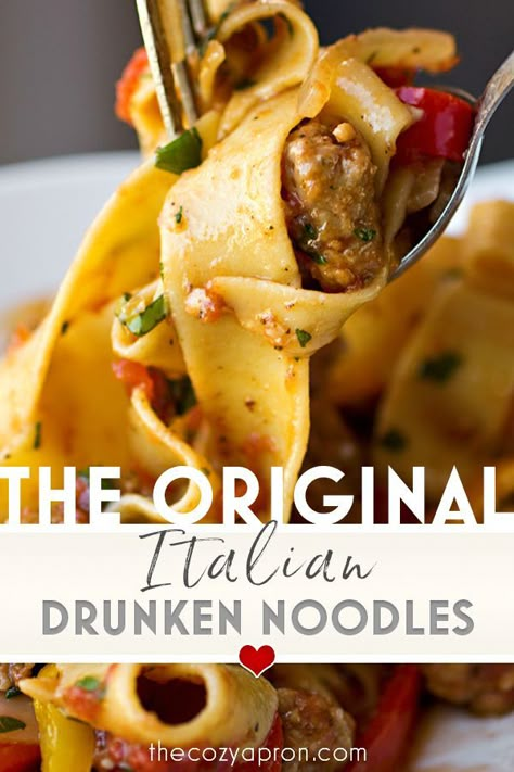 Pasta With Meat, Italian Drunken Noodles, Drunken Noodles, Famous Recipe, Pasta Dinners, Pasta Dinner Recipes, Idee Pasto Sano, Noodle Dishes, Sausage Recipes