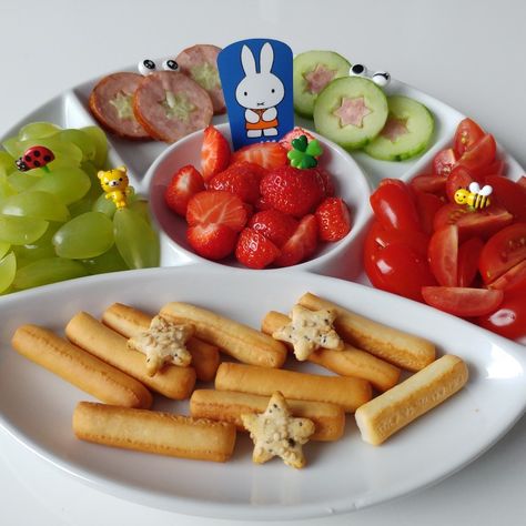 Monkey Platter, Snacks Kids, Toddler Schedule, Plate Lunch, Activities Ideas, Party Platters, After School Snacks, Kids Food, Snack Plate