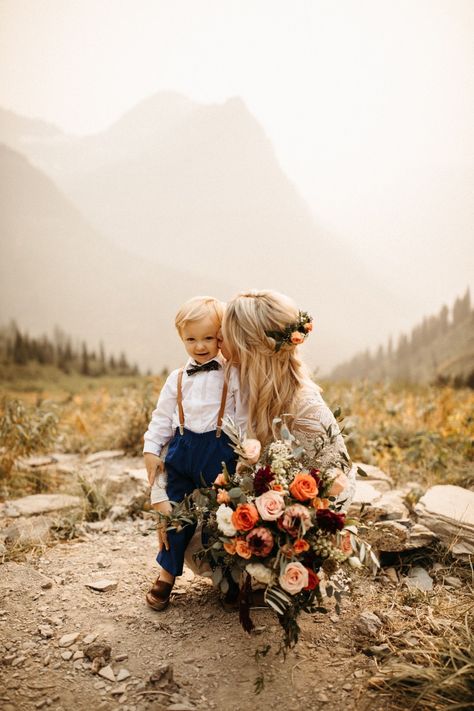 Fall Family Wedding Photos, Bride Groom And Son Pictures, Wedding With Son, Bride And Son Pictures, Mountain Wedding Poses, Bride And Son Photos, Groom And Son Pictures, Wedding Photos In Mountains, Wedding Pictures With Son