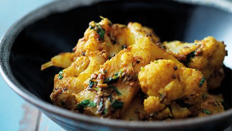 Atul Kochhar Recipes, Gobi Recipe, Pickling Spices, Vegan Indian Food, Saag Recipe, Gobi Recipes, Bengali Recipes, Cauliflower Potatoes, Vegan Indian Recipes