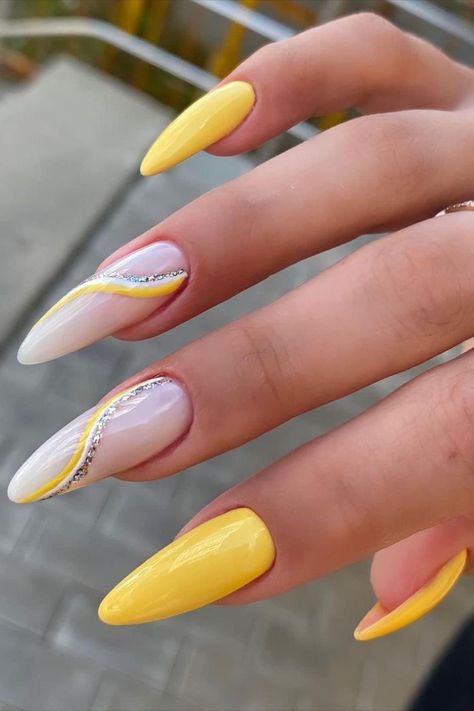 Spring Nails Gel, Acrylic Nail Shapes, Sassy Nails, Work Nails, Nails Gel, Yellow Nails, Floral Nails, Fancy Nails, Chic Nails