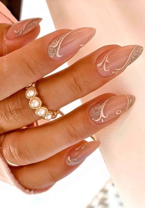 Beige Wedding Nails, Short Almond Nails Designs Simple Classy, Dubai Nails Design, Nail Almond Design, Russian Nails Design, Gel Nails Elegant, Elegant Gel Nails, Classy Nails Design, Sparkle Nail Art