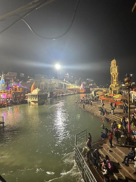 Ganga Haridwar Aesthetic, Lord Wallpapers, Shiva Lord, Haridwar, Shiva Lord Wallpapers, Dark Phone Wallpapers, Aesthetic Pics, Maldives, Shiva