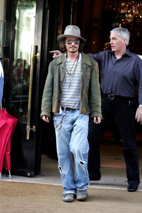 Johnny Drop Outfits, Johnny Depp Style Clothes, Johnny Depp Fashion, Johnnie Depp, Depp Johnny, Denim Man, Johnny Depp Wallpaper, Johnny Depp Images, John Depp