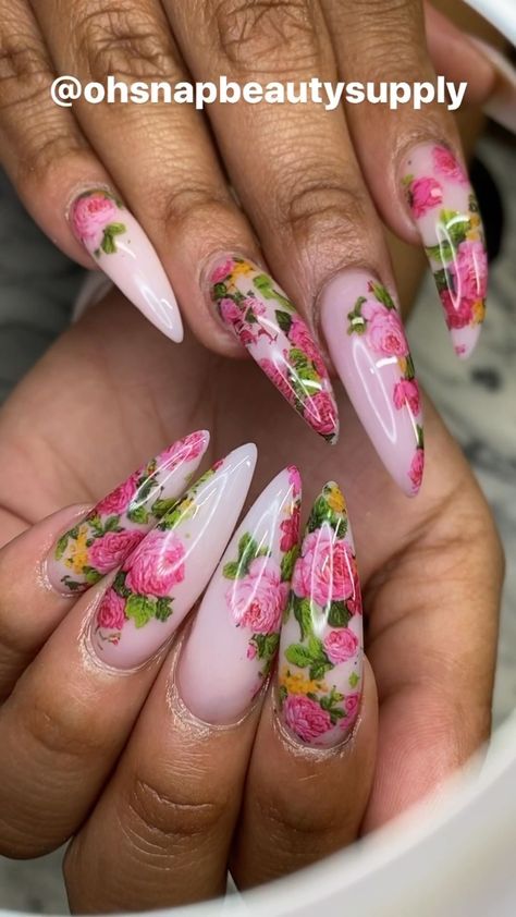 Foil Tip Nails, Flower Inspired Nails, Almond Foil Nails, Floral Foil Nails, Flower Foil Nails, Nails With Foil Design, Foil Design Nails, Nail Designs With Foil, Floral Foil Nail Art