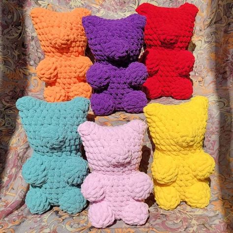 Gummi Bear Plushie! free crochet toy patterns amigurumi teddy bears #freecrochettoypatternsamigurumiteddybears #crochet #crochettoy #crochetpattern #crochetpatterns 1.1051 Velour Yarn Crochet Patterns, Free Crochet Toy Patterns, Toys Quotes, Crochet Pictures, Diy Crochet Hook, Kawaii Amigurumi, Bear Plushie, Plushie Crochet, Crochet Penguin