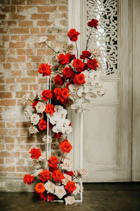 Red White Wedding Flowers, Modern Wedding Flowers, Red Wedding Flowers, Bridal Editorial, Ceremony Design, Flower Installation, Floral Installations, White Wedding Flowers, Sydney Wedding