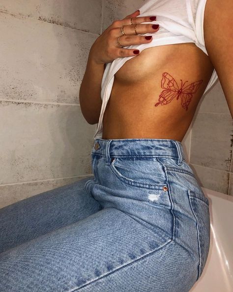 Side Body Tattoos, Girl Rib Tattoos, Ribs Tattoo, Side Tattoos Women, Cute Thigh Tattoos, Stomach Tattoos Women, Rib Tattoos For Women, Ribcage Tattoo, Torso Tattoos