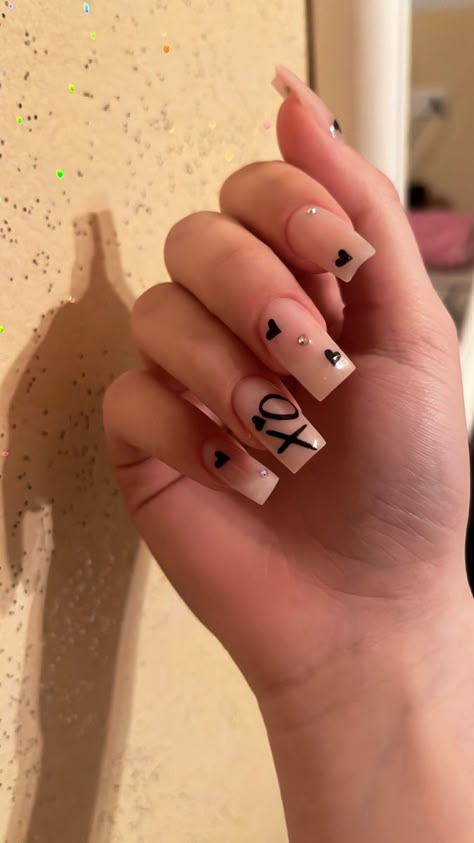 Nail Ideas The Weeknd, The Weeknd Acrylic Nails, F U Nails, The Weekend Nails Ideas, The Weeknd Nail Ideas, The Weekend Inspired Nails, The Weekend Nails Xo, The Weeknd Themed Nails, Kendrick Lamar Nails