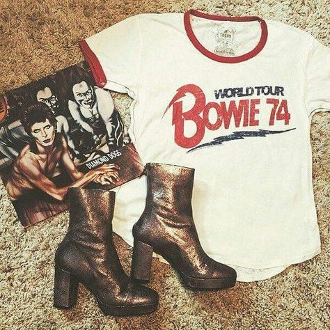 David Bowie Shirt, David Bowie Fashion, Bowie Shirt, Major Tom, Clothing Outfits, Boots Women Fashion, Glam Rock, Bohemian Fashion, Day For Night