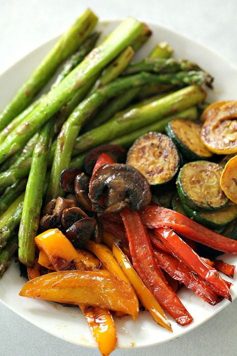 Throw these flavorful Caribbean Jerk Vegetables on the grill for the perfect healthy side dish. Enjoy a taste of the islands with flavorful seasonings that pair perfectly with this veggie medley. Caribbean Vegetables, Vegetables On The Grill, Healthy Menu Plan, Best Grilled Chicken Recipe, Grilled Vegetable Recipes, Sweet Potato Fries Baked, Healthy Grilling, Healthy Menu, Healthy Veggies