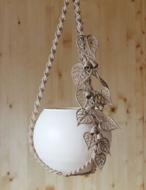 Macrame Plant Holder Diy, Plant Holder Macrame, Macrame Plant Hanger Tutorial, Macrame Plant Hanger Patterns, Macrame Knots Pattern, Diy Macrame Plant Hanger, Macrame Wall Hanging Patterns, Macrame Plant Holder, Macrame Hanger