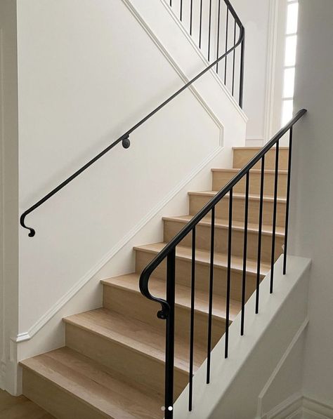 Iron Staircase Railing, Black Stair Railing, Indoor Railing, Metal Stair Railing, Emily Schuman, Wrought Iron Stair Railing, Staircase Railing Design, Iron Staircase, Iron Stair Railing