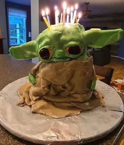 Yoda Cake, Baking Fails, Bad Cakes, Ugly Cakes, Hedgehog Cake, Cake Fails, Funny Birthday Cakes, Just Cakes, Jena