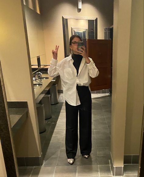 Business Casual outfit #workfromhome #workoutfit #businesswoman #matildadjerf Lab Coat Outfits Women, Doctor Clinic Outfit, Lab Work Outfit, Clinic Outfits, Women's Lab Coats, Business Casual Outfit, Matilda Djerf, Business Casual Outfits For Women, Quick Outfits