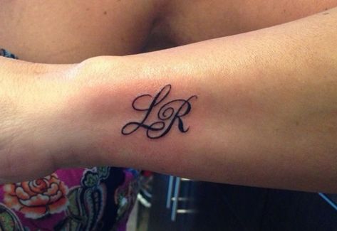 R And L Tattoo Letter, Kids Initial Tattoos, Monogram Tattoo, L Tattoo, Couples Tattoo Designs, Initial Tattoo, Gaming Tattoo, Tattoo Font, Laser Tattoo