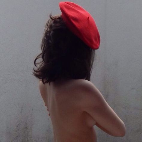 Red Beret Aesthetic, Red Barrett Outfit, French Barrette Hat, Beret Aesthetic, Barrette Hat, Gallic Rooster, French Icons, Red Beret, Hat Aesthetic