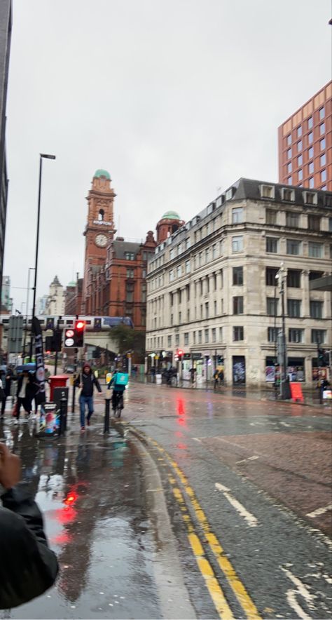 Uk Manchester, Manchester Street, Airport Aesthetic, University Of Manchester, Busy Street, University Life, City Wallpaper, City Living, Manchester City