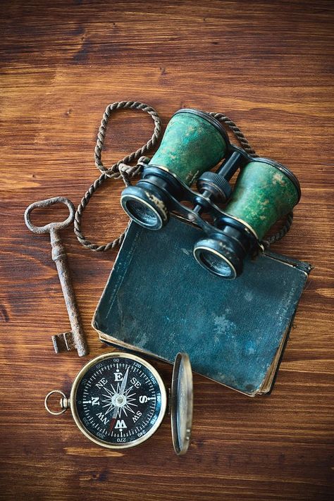 Vintage binoculars, vintage compass & vintage key Binoculars Vintage, Compass Vintage, Vintage Binoculars, Vintage Compass, Vintage Props, British Colonial Style, Vintage Key, Antique Keys, Vintage Keys