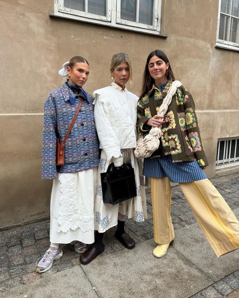 Rita Montezuma (@ritamontezuma) • Fotos y vídeos de Instagram Outfits With Friends, Rita Montezuma, Fashion Major, Money Clothes, Copenhagen Street Style, 2024 Outfits, Happy Faces, Montezuma, Instagram Outfits