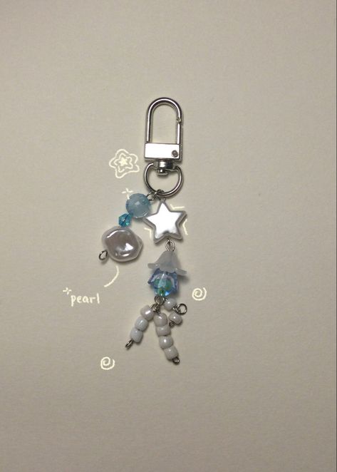 beaded keychain, jellyfish, handmade, small jellyfish trinkets to decorate your bag and spice up your fit 🤭 Jellyfish Keychain Beads, Jellyfish Things, Jellyfish Beads, Small Jellyfish, Sea Core, Random Diys, Jellyfish Keychain, Charm Keychains, Phone Chains