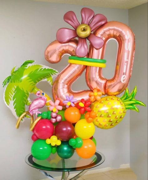 #balloonbouquet #balloons #flamingo #globos #bouquetdeglobos Flamingo Party Invitation, 27 Birthday Ideas, Hawaiian Birthday Cakes, Balloons Bouquet, Tropical Birthday Party, Fiesta Birthday Party, Hawaiian Birthday, Fiesta Tropical, Pool Birthday