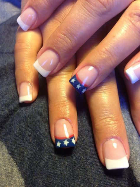 45 Fourth of July Nail Art Ideas | Art and Design Patriotic Nails, Fourth Of July Nails, 4th Of July Nails, July Nails, Nails Gel, Nails Desing, Beach Nails, Minimalist Nails, Glitter Nail Art