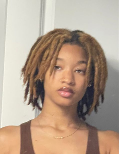 Black Women With Dreadlocks, Dreadhead Women, Dreads Female, Short Dreads Styles For Women, Poor Aesthetic, Girls With Dreads, Short Dreadlocks Hairstyles, Woman With Dreadlocks, Dreads Black Women