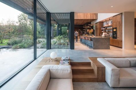 Modern villa in Amsterdam offers fabulous indoor-outdoor connectivity Marmol Radziner, Minimal Interior, Modern Kitchen Design Luxury, Design Luxury, Modern Kitchen Design, Modern Kitchen, Amsterdam, Kitchen Design, Design Inspiration