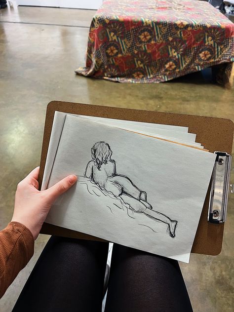 life drawing quick sketch model pencil easy art artist aesthetic student life university classes photo dump inspo ig story post photography female figure artsy artcore #artist #lifedrawing #model pose inspiration ideas beginner class #igstory dark academia cottagecore Easy Ig Photo Ideas, Lifedrawing Model, Ig Story Post, Aesthetic Student, Sketch Model, 2024 Diary, Dark Academia Cottagecore, Photography Female, Life Drawing Classes