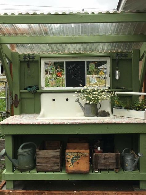 Vintage Potting Bench, Corner Potting Bench, Diy Center Island Kitchen Ideas, Rustic Potting Benches, Planting Station, Planting Bench, Shed Conversion Ideas, Potting Area, Gardening Table