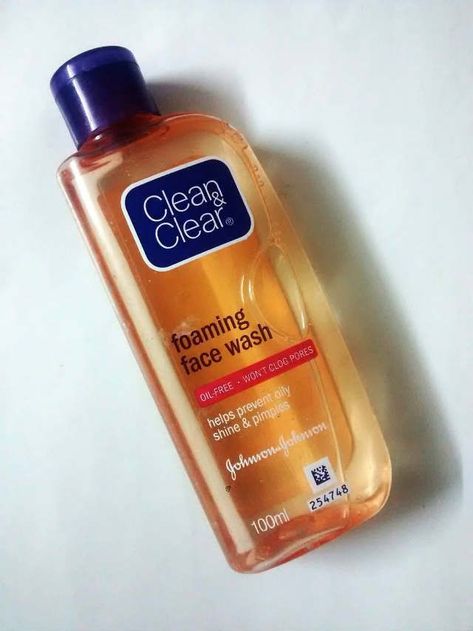 Clean And Clear Face Wash, Clean Face Wash, Painful Acne, Back Acne Remedies, Pimples On Face, Baking Soda Cleaning, Prevent Pimples, Best Face Wash, Acne Face Wash