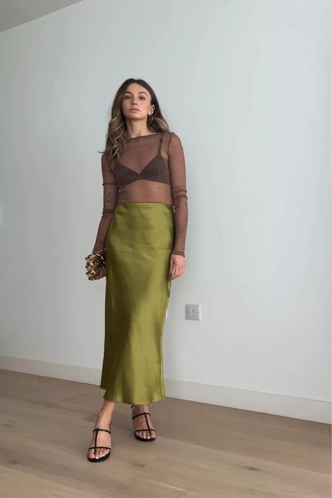 La collection Mango de chloehayward_ sur LTK Green Satin Skirt Outfit, Green Midi Skirt Outfit, Green Satin Skirt, Slip Skirt Outfit, Midi Satin Skirt, Green Skirt Outfits, Green Silk Skirt, Silk Skirt Outfit, Eclectic Outfits