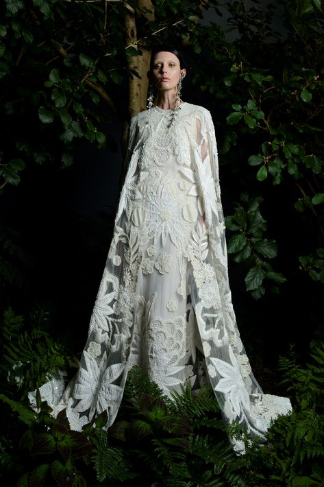 Naeem Khan Bridal, Bridal Runway, Naeem Khan, Viktor Rolf, Ball Gown Skirt, Long Sleeve Gown, Bridal Fashion Week, Jenny Packham, Wedding Dress Trends