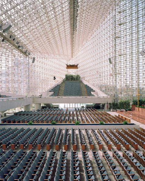 Divine Photos of America’s Most Epic Churches | Crystal Cathedral, Garden Grove, Orange County, California. Architects:  Philip Johnson, John Burgee.  Christoph Morlinghaus  | WIRED.com Crystal Cathedral, Architecture Classic, Modern Church, Philip Johnson, Landscape Photography Tips, Church Interior, Religious Architecture, Garden Grove, Famous Architects