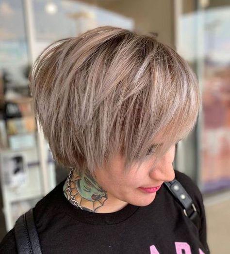 Short Layered Hairstyles For Straight Hair Haircuts 2020, Kort Bob, 21 December, Teased Hair, Medium Layered Hair, Layered Hairstyles, December Holidays, Choppy Bob Hairstyles, Short Layered