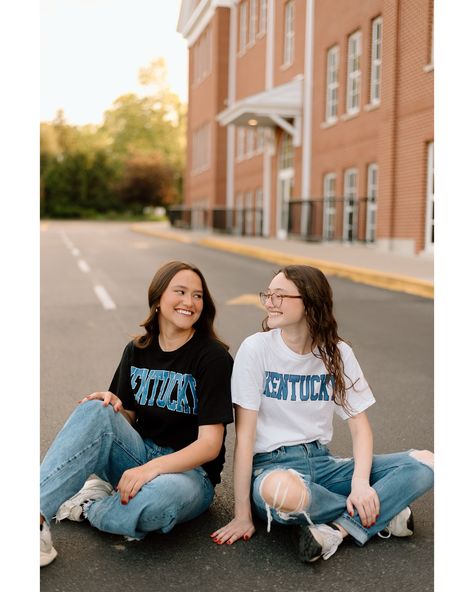 The Boyd Sistas 🫶 • • • #senioryear #seniors #seniorpictures #seniorphotographer #grad #gradphotos #twins #twinphotography #seniors Twin Sister Senior Pictures, Senior Picture Ideas Twins, Twin Senior Photos, Sage Photography, Twin Photography, Senior Portraits Girl, Senior Picture Ideas, Grad Photos, Senior Photo