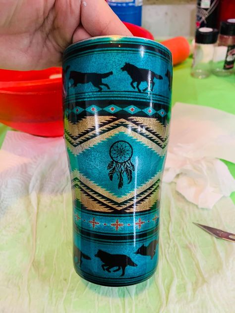 Wolf Tumbler Ideas, Wolf Tumbler, American Tumbler, Glass Tumbler Design, Neat Gift Ideas, Tumbler Inspiration, Yeti Cups, Yeti Cup, Cup Designs