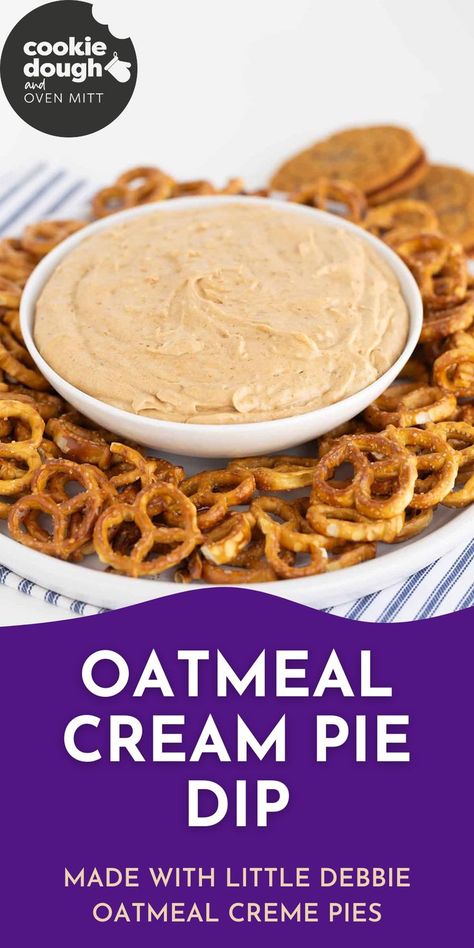 This Oatmeal Cream Pie Dip is the perfect fall dessert dip. It only has 5 ingredients including the famous Little Debbie Oatmeal Creme Pies! It's light, fluffy, and full of maple flavor. These dessert dips are insanely easy to make and go so well with a bunch of different cookies, crackers, and pretzels. You can serve this dip with biscotti, sugar cookies or even as a dip for pretzels. I always love that sweet and salty combination! Gingerbread Cookie Dip, Dip For Pretzels, Oatmeal Creme Pies, Oatmeal Cream Pie, Different Cookies, Easter Cookie Cake, Cold Dip, Oatmeal Creme Pie, Debbie Snacks